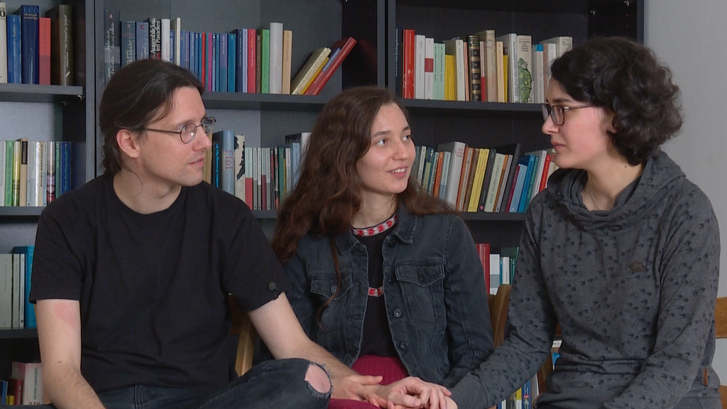 Anina, Reyhana & Jonas erzählen ihre Liebesgeschichte