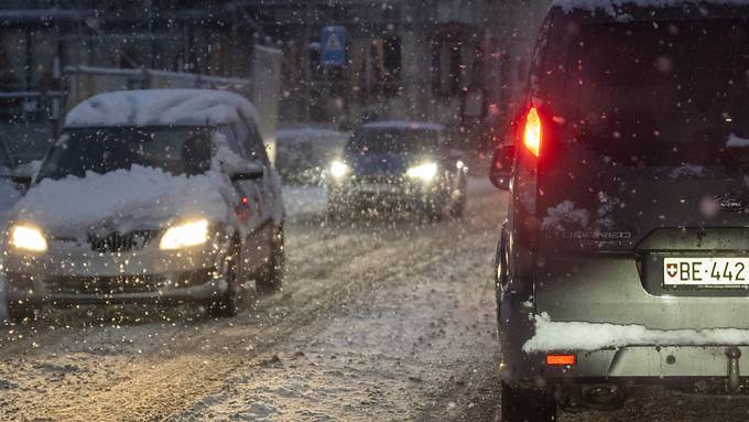 Chaos zum Winterbeginn: Rund 115 Verkehrsunfälle auf Berner Strassen