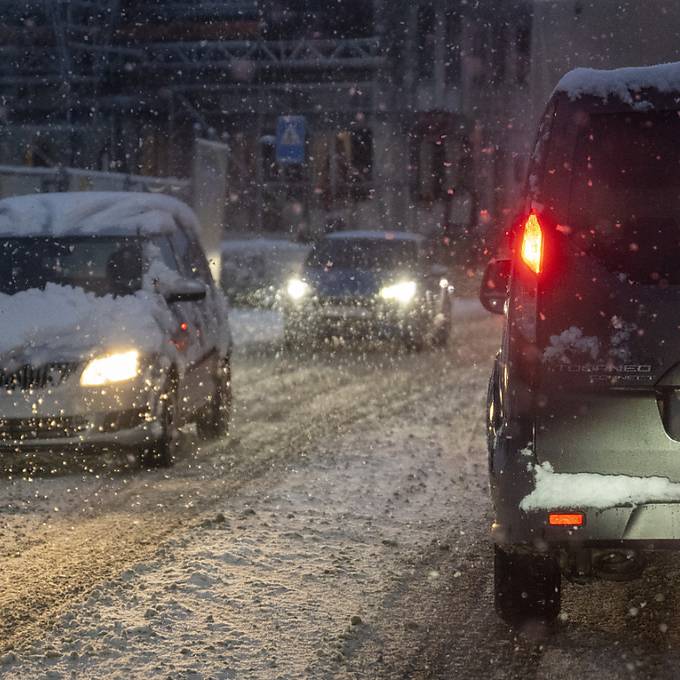 Chaos zum Winterbeginn: Rund 115 Verkehrsunfälle auf Berner Strassen