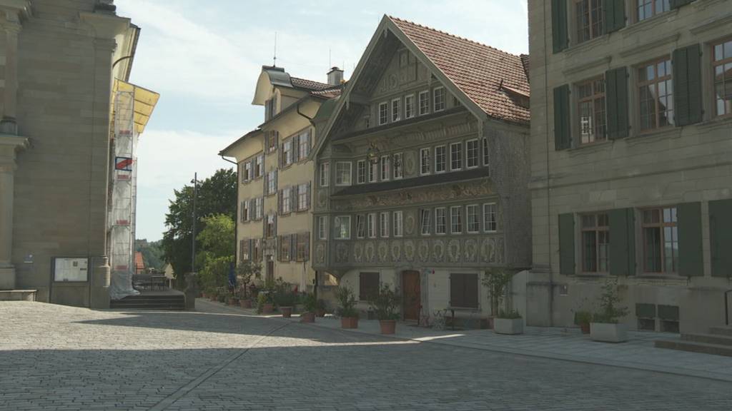 Reichsbürger wollten scheinbar Krone: Jetzt hat eine Stiftung das Gasthaus gekauft