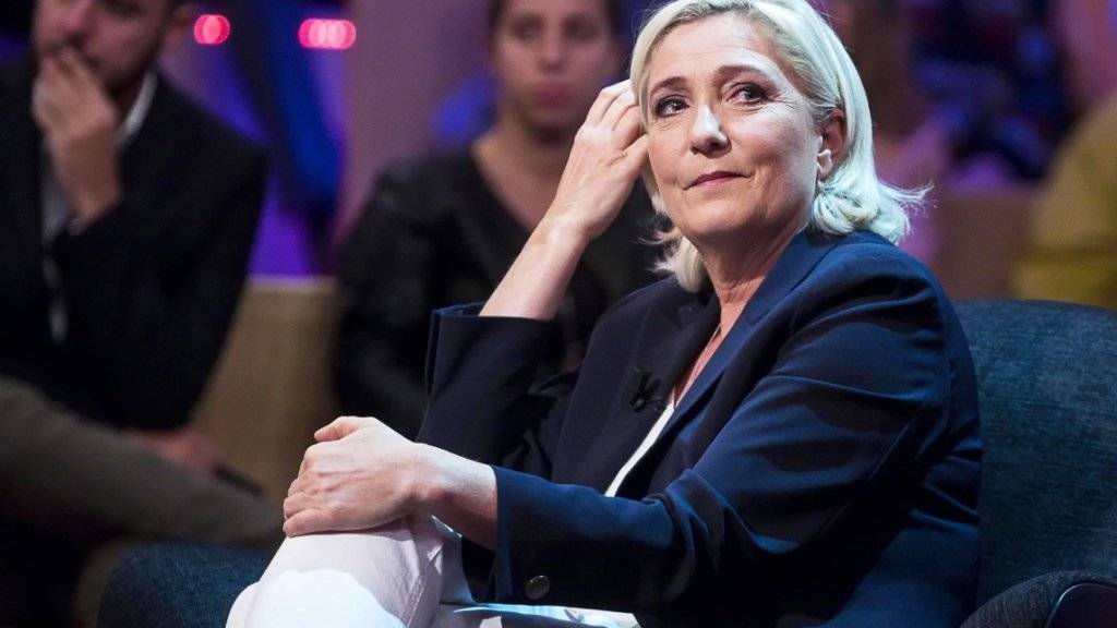 Die französische Justiz verschärft ihr Vorgehen gegen die Rechtspopulistin Marine Le Pen.