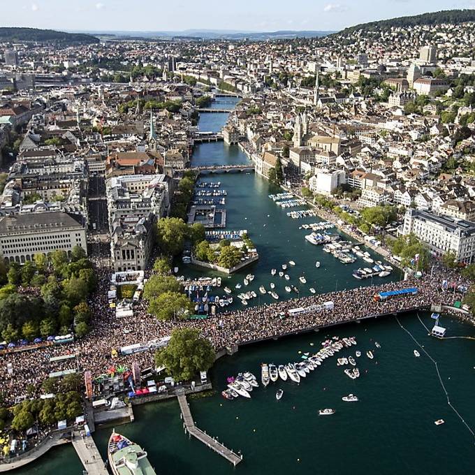 Hunderttausende tanzen in Zürich