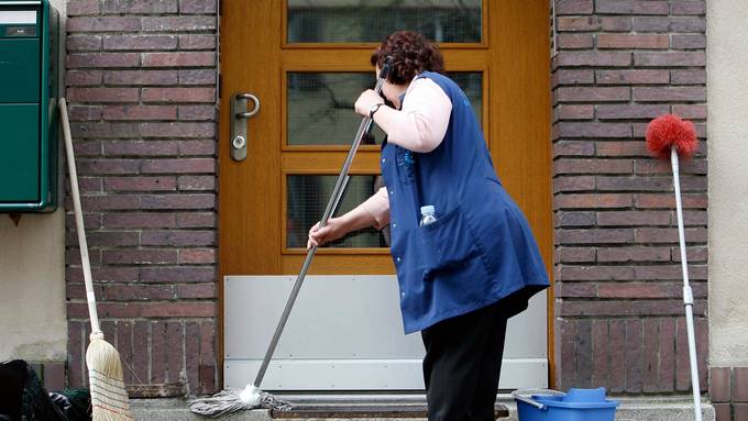 Unia fordert Überbrückungsfonds für Hausangestellte und Sans-Papiers