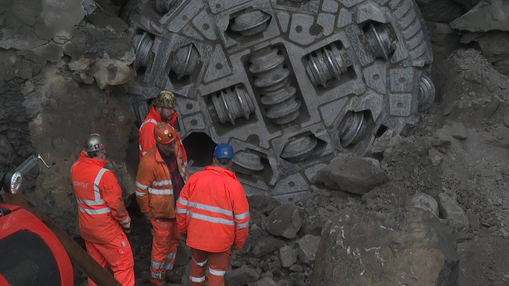 Axenstrasse: Durchstich beim Entwässerungsstollen Ingenbohl