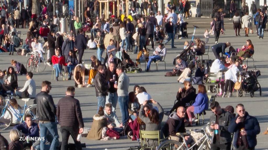 Frühlingsstimmung zieht Tausende an den Zürichsee