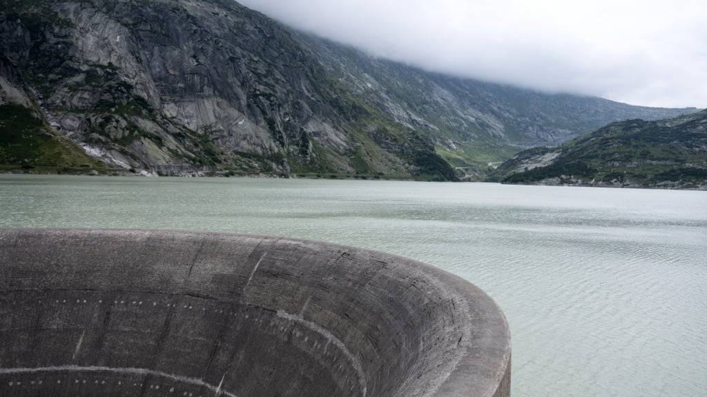 Der schnellere Ausbau der Wasserkraft ist ein Ziel des nun vom Parlament beschlossenen Beschleunigungserlasses. (Themenbild)