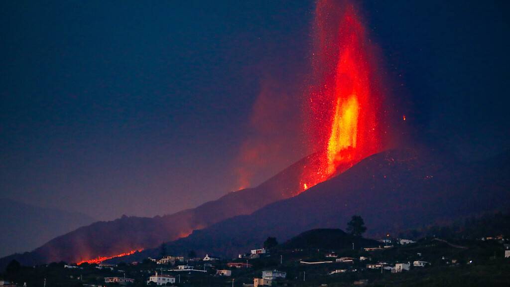 Lava auf La Palma nähert sich dem Meer