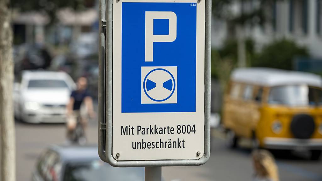 In Zürich sollen Besitzer von schweren Autos mehr zahlen