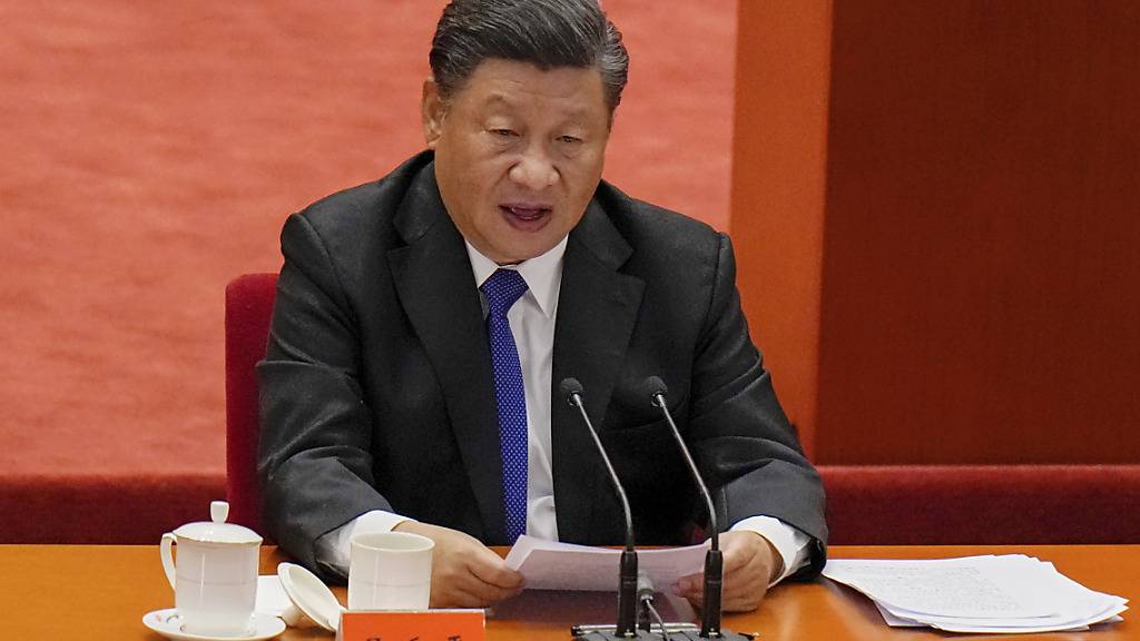 Mit Blick auf den Unabhängigkeitswillen des heute demokratischen Taiwans sagte Xi Jinping: «Jene, die ihr Erbe vergessen, ihr Vaterland verraten und versuchen, das Land zu spalten, werden ein böses Ende nehmen.» Foto: Andy Wong/AP/dpa