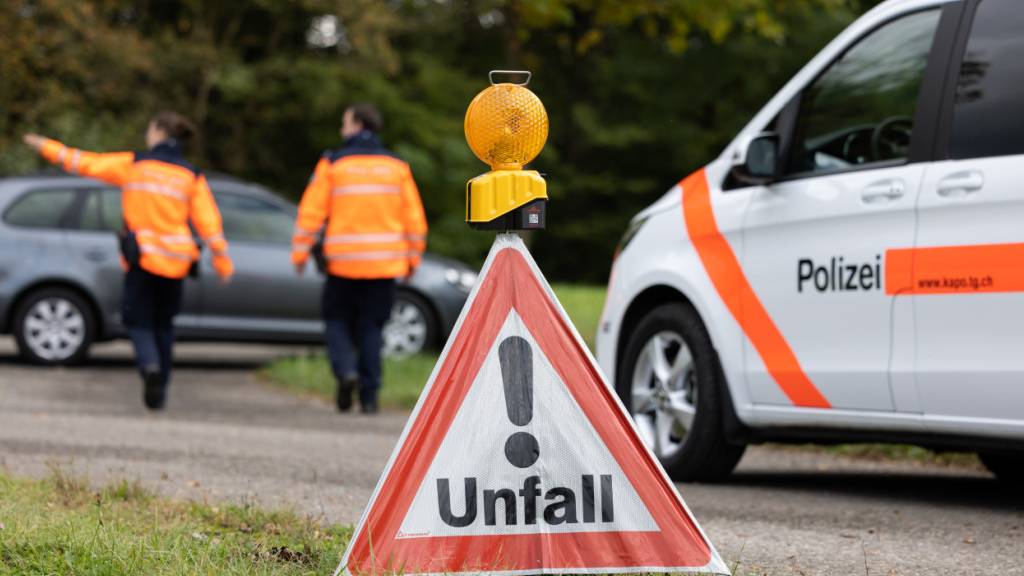 Bei einem Unfall in Buch bei Frauenfeld TG verletzte sich eine 14-jährige E-Bike-Fahrerin mittelschwer. (Symbolbild)