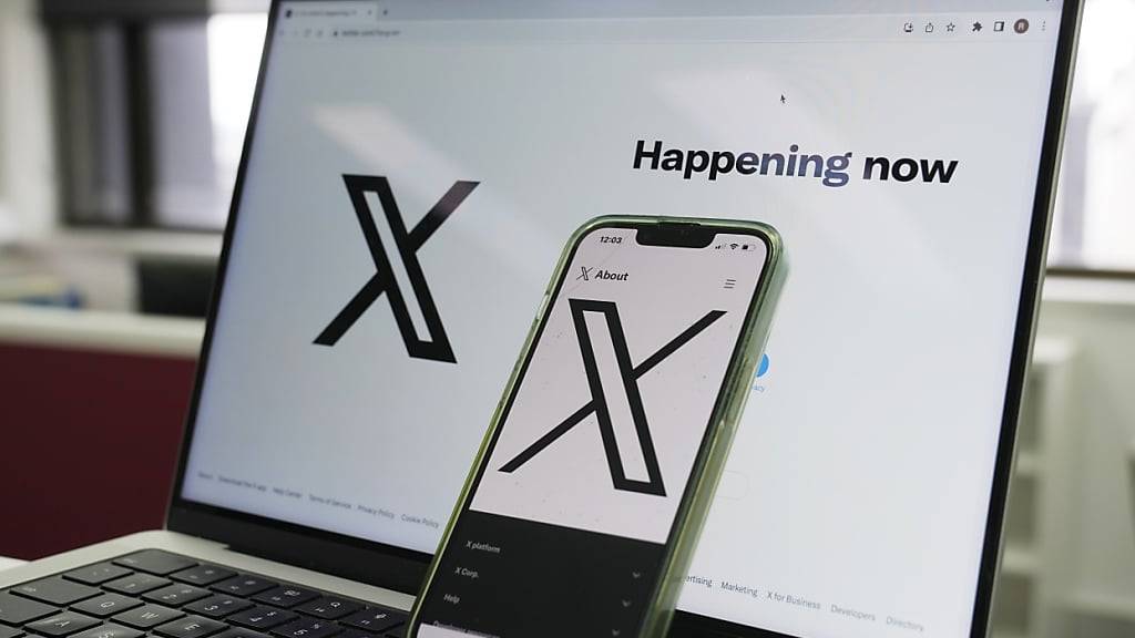 Elon Musks Online-Plattform X hat ein weiteres Überbleibsel aus ihrer Vergangenheit als Twitter entfernt. (Archivbild)