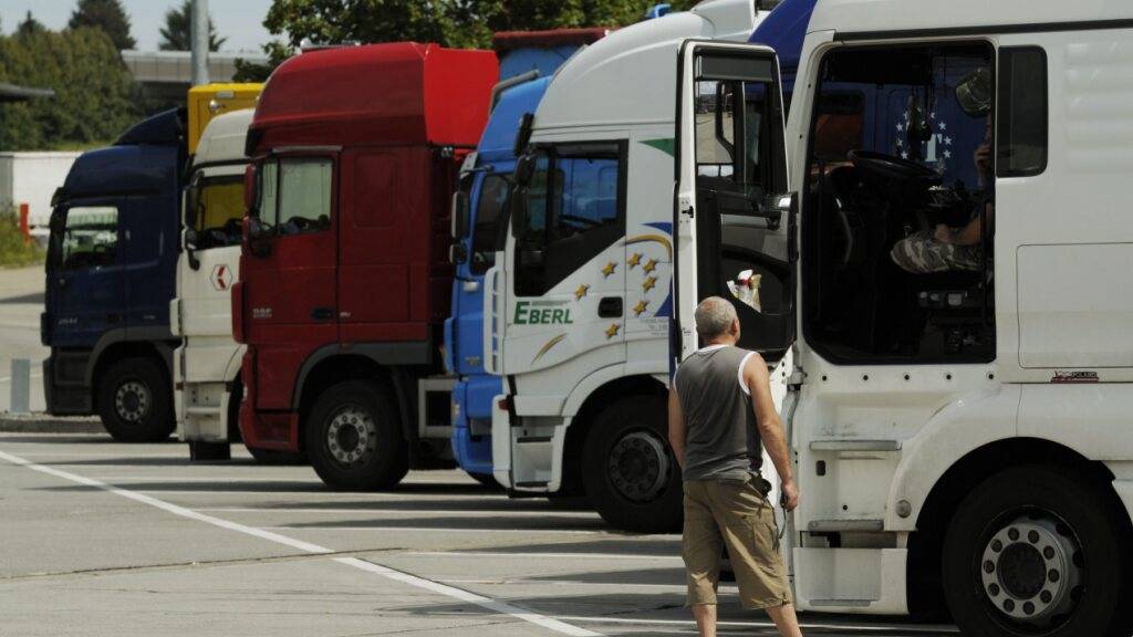 Schaffhauser Polizei zieht Lastwagenchauffeur aus dem Verkehr