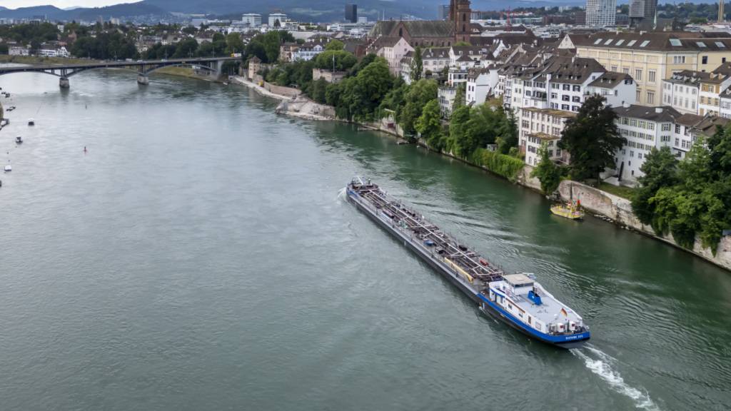 Rhein wegen tiefen Pegelstand fast nicht mehr durchgängig befahrbar