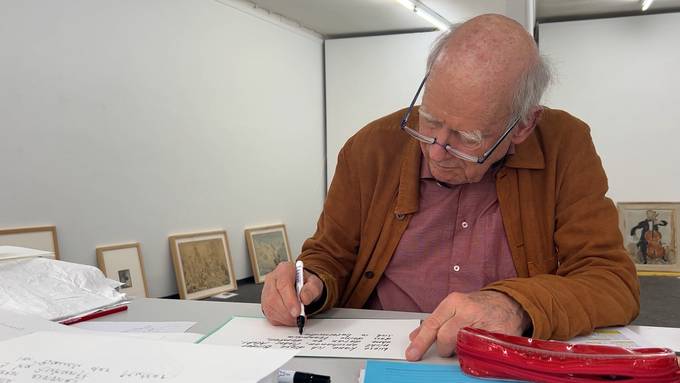 «Ich bin gerührt» – Stadt Olten ehrt Franz Hohler mit vier Ausstellungen