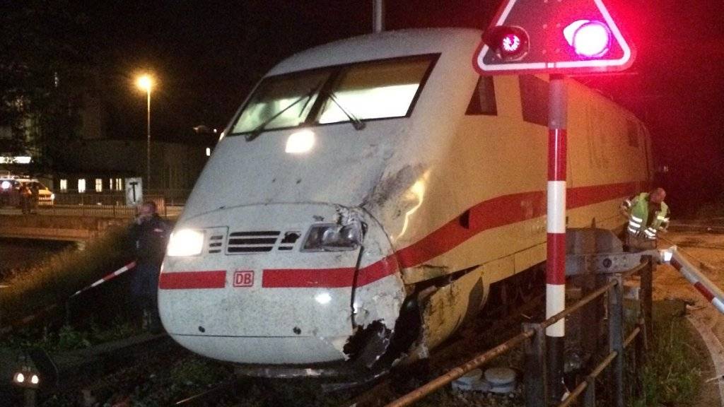 Dieser Zug stiess gegen den Reisecar. (Archivbild Kantonspolizei Bern)