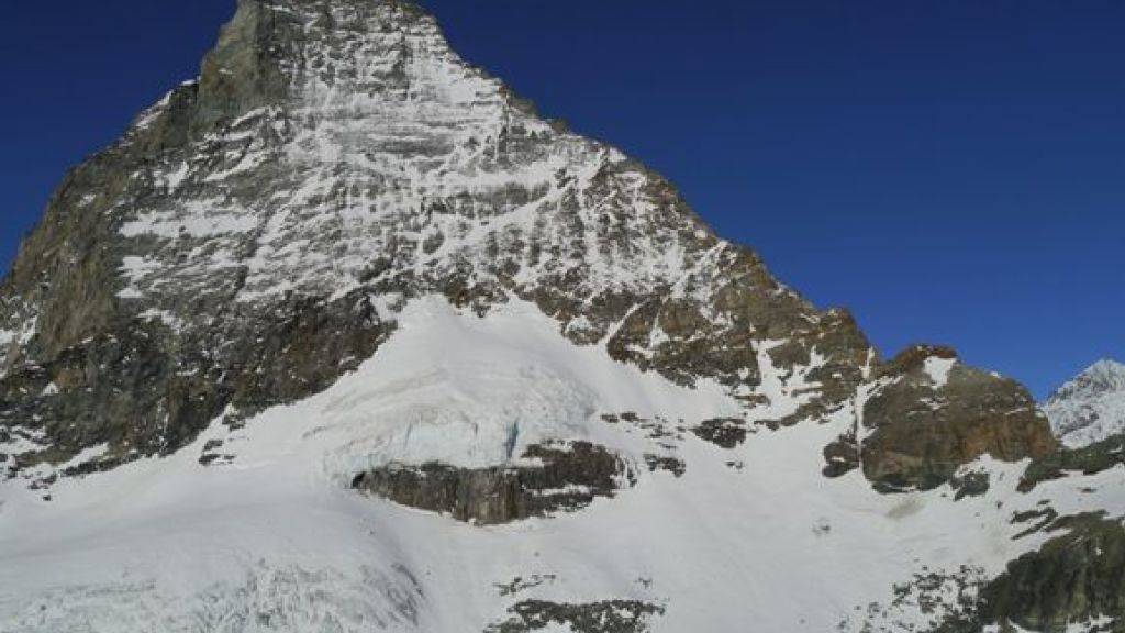 Die beiden Bergsteiger stürzten an der Ostflanke des Matterhorns rund 600 Meter in die Tiefe.
