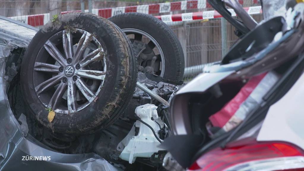 Lastwagen rammt in Buchs sieben Autos