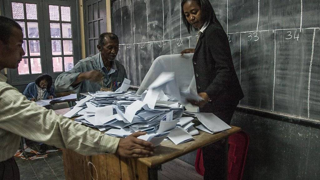 Das oberste Gericht Madagaskars hat die geplanten Wahlen im Land auf die nächste Trockenzeit 2019 verschoben.