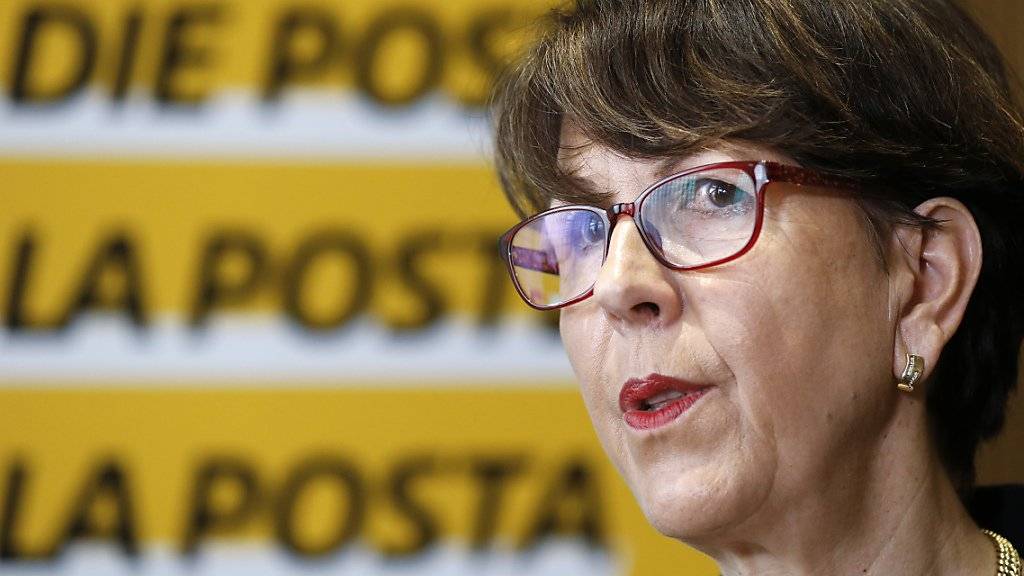 Köpferollen bei der Post: Die Geschäftsleitung der Postauto AG wird freigestellt. Post-Chefin Susanne Ruoff gab ihren Rücktritt bereits am Sonntag bekannt. (Archivbild)