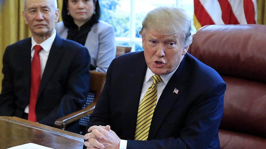 US-Präsident Donald Trump lobte am Donnerstag im Beisein des chinesischen Verhandlungsführers Liu He die Gespräche im Handelsstreit mit China.