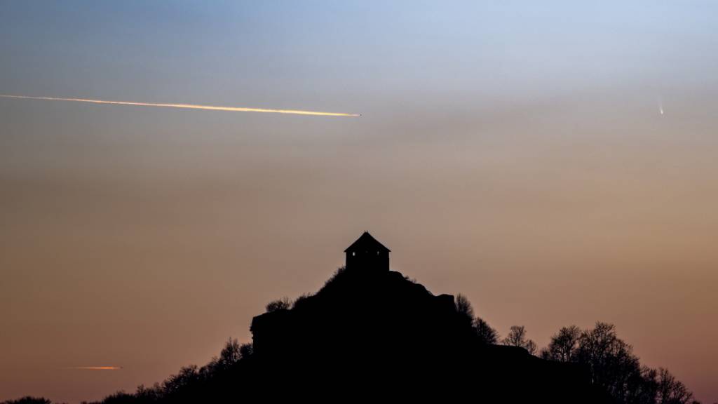 Ein Asteroid ist ein Gesteinsbrocken, der durchs All zieht. (Archivbild)