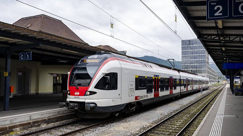 Der Bahnverkehr zwischen Grenchen Nord und Delsberg ist bis am Mittag unterbrochen. (Archivbild)