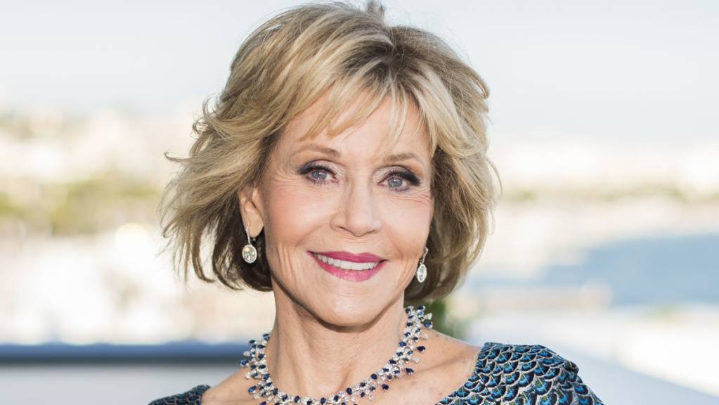 ARCHIV - US-Schauspielerin Jane Fonda bei den 71. internationalen Filmfestspielen in Cannes. Der Hollywood-Star soll Ende Februar 2021 den Golden-Globe-Ehrenpreis «Cecil B. DeMille Award» entgegennehmen, wie der Verband der Auslandspresse in Los Angeles mitteilte. Foto: Arthur Mola/Invision/AP/dpa
