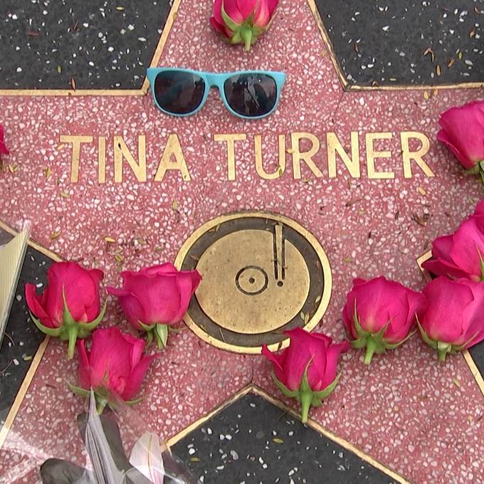 Vom Walk of Fame bis zum Coldplay-Konzert: So gedenkt die Welt Tina Turner