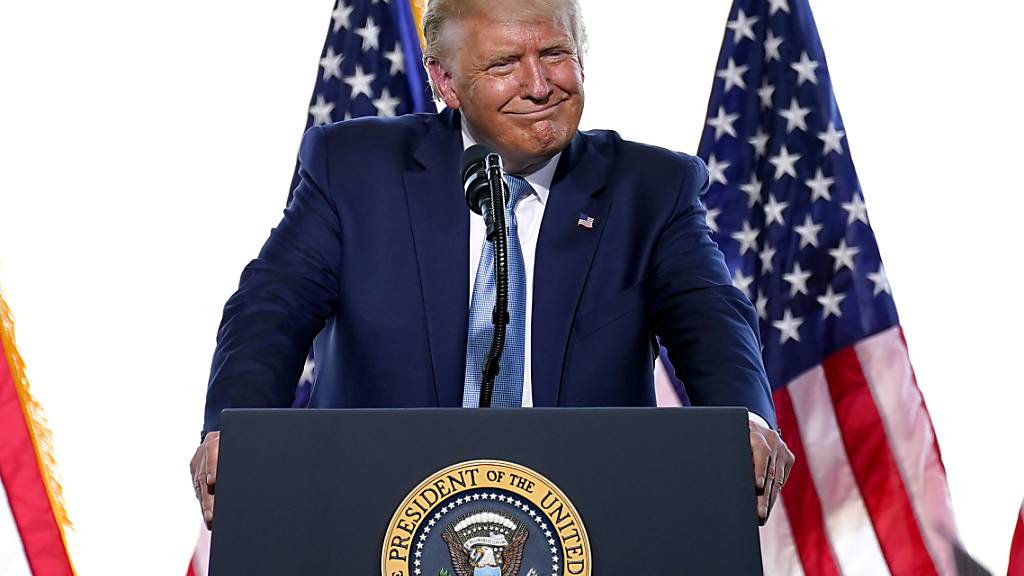 US-Präsident Donald Trump behauptet, dass eine Abstimmung per Briefwahl das Tor für massiven Wahlbetrug öffnen werde. Foto: Matt York/AP/dpa