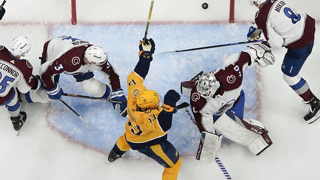Der Russe Jakow Trenin bejubelt sein 4:3-Siegtor gegen Colorado 22 Sekunden vor Schluss, nachdem Colorado bis 38 Sekunden vor Schluss 3:2 geführt hat