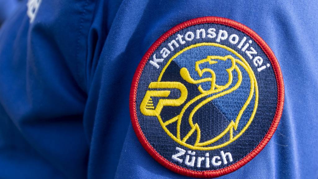 Die Kantonspolizei Zürich hat am Dienstag drei Männer festgenommen, die in einer Kirche in Pfungen den Opferstock geplündert haben. (Symbolbild)