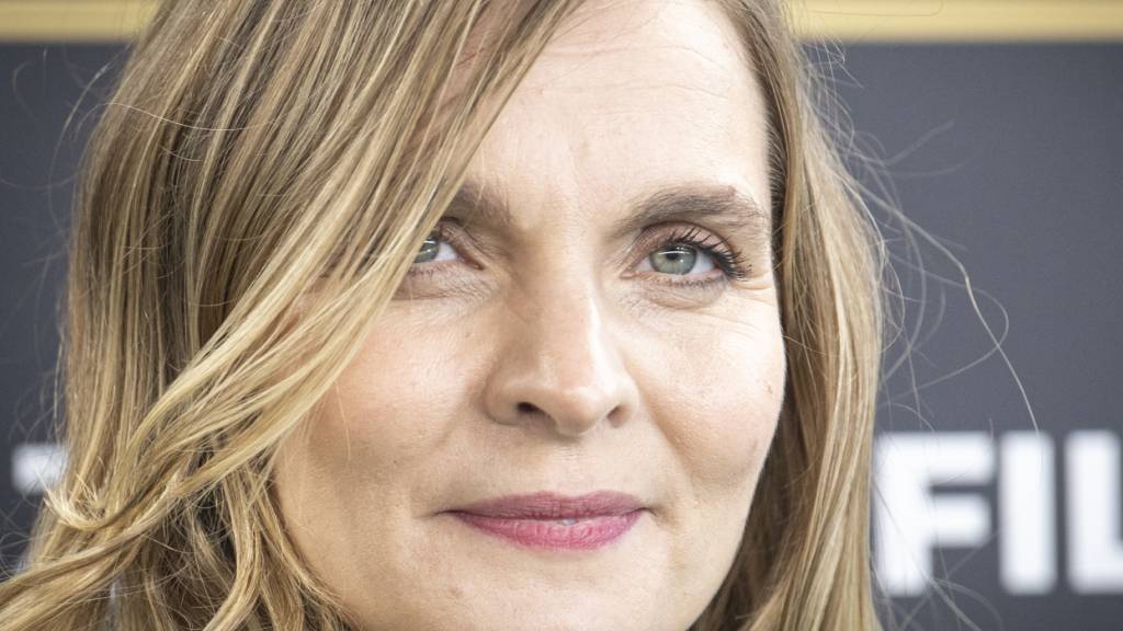 Hildur Guðnadóttir aus Island steht in diesem Jahr der Jury des Internationalen Filmmusikwettbewerbs am Donnerstagabend in Zürich vor. Die Komponistin, Cellistin und Dirigentin wurde für ihre Musik zum Film «Joker» mit einem Oscar geehrt, das Zurich Film Festival zeichnet sie für ihre Karriere aus.