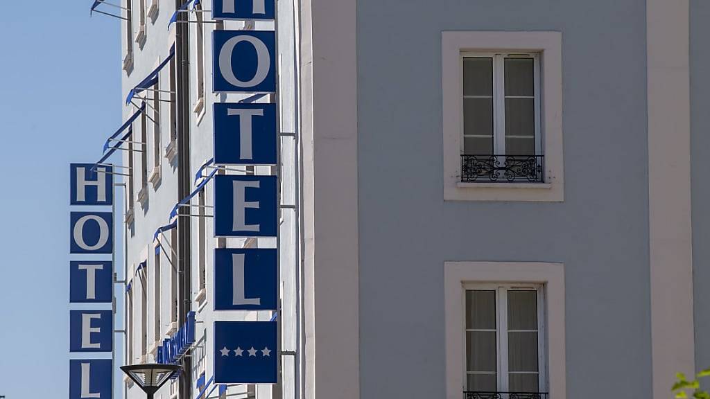 Die Erholung in der Schweizer Hotellerie geht weiter. Im Juni stieg die Zahl der Übernachtungen deutlich an. Nach dem ersten Halbjahr sieht damit alles danach aus, als würde im laufenden Jahr der Rekord von 2019 gebrochen werden. (Symbolbild)