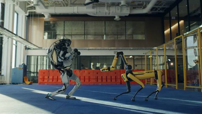 Roboter von Boston Dynamics schwingen das Tanzbein