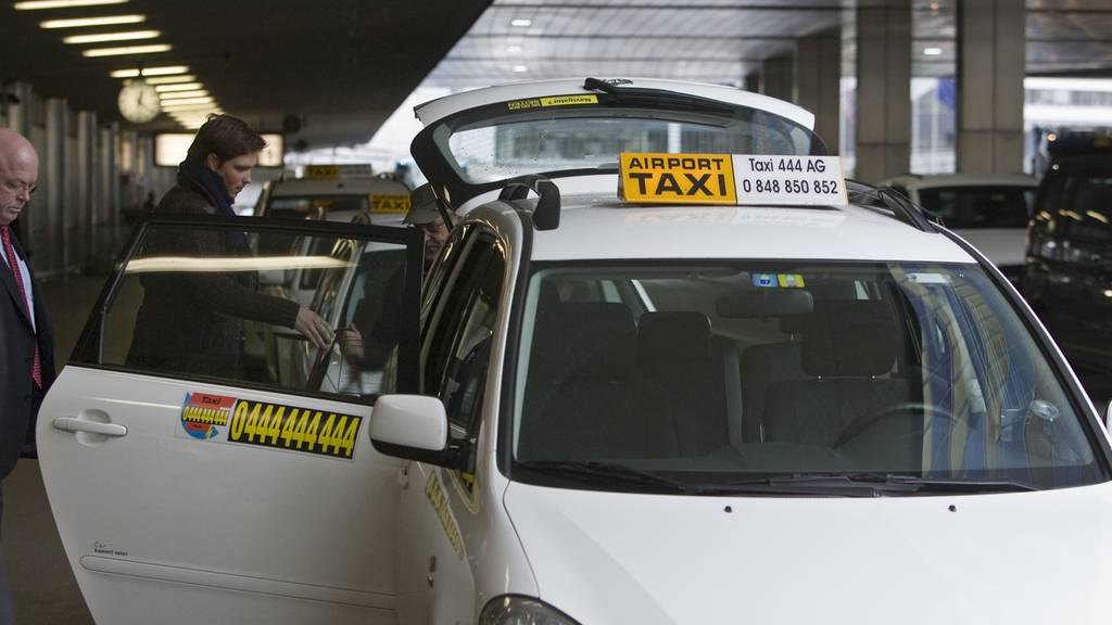 Taxifahrer gehen aggressiv und illegal auf ahnungslose Reisende los