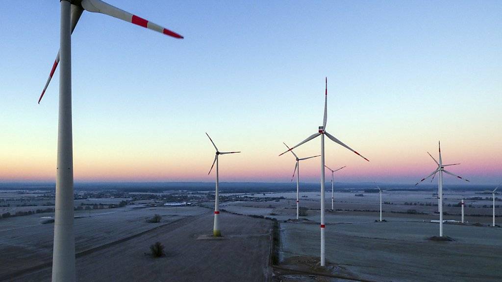 Ein Mega-Windpark vor der Küste der Niederlanden hat seinen Betrieb aufgenommen. (Symbolbild)