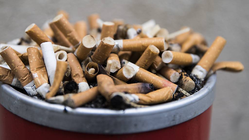 Der erste Monat ohne Rauchen ist der schwierigste. Die zum zweiten Mal durchgeführte Kampagne Rauchfreier Monat soll den Ausstieg in der Gemeinschaft erleichtern. (Symbolbild)