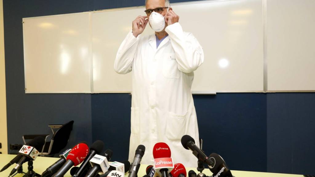 Professor Alberto Zangrillo hatte an einer Medienkonferenz über den Gesundheitszustand des im Spital San Raffaele in Mailand untergebrachten früheren Regierungschef Silvio Berlusconi orientiert. (Archivbild)