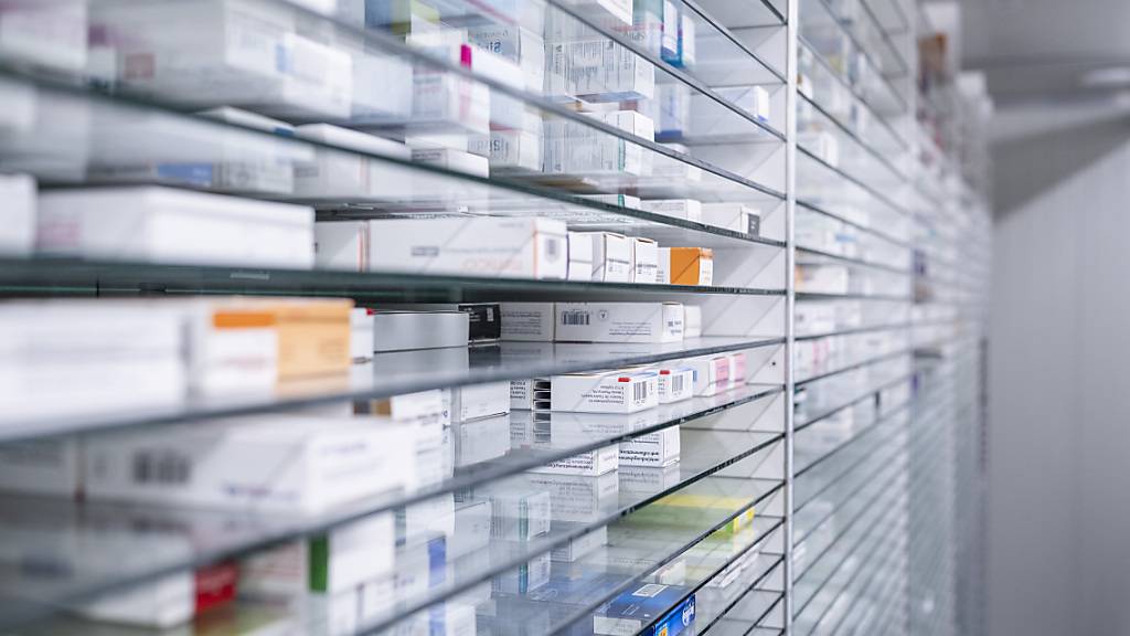 Weil gewisse Medikamentenpackung nicht mehr in allen Grössen verfügbar sind, sollen Apotheken die Mengen aufteilen. (Archivbild)