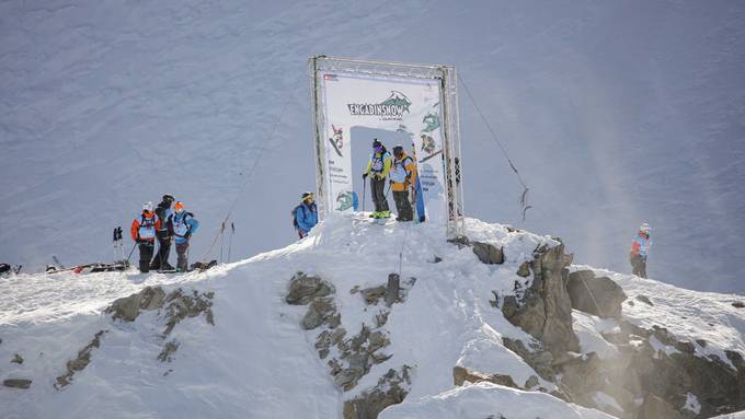 Engelberger Freeskier zeigen ihr können auf dem Corvatsch