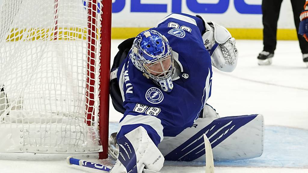 Tampas Goalie Andrej Wassilewski feierte im entscheidenden siebenten Halbfinalspiel gegen die Islanders einen Shutout.