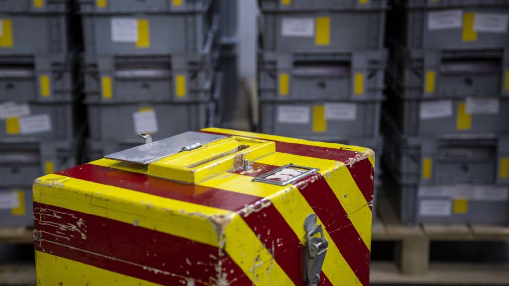 Ende November stimmt die Schweiz über vier eidgenössische Vorlagen ab. Eine davon ist die Erhöhung der Mehrwertsteuer für die AHV. (Archivbild)