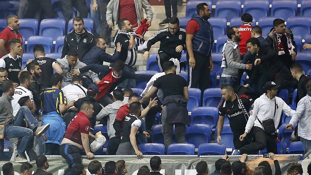 Sowohl Besiktas wie auch Lyon werden für das unrühmliche Verhalten ihrer Fans von der UEFA bestraft