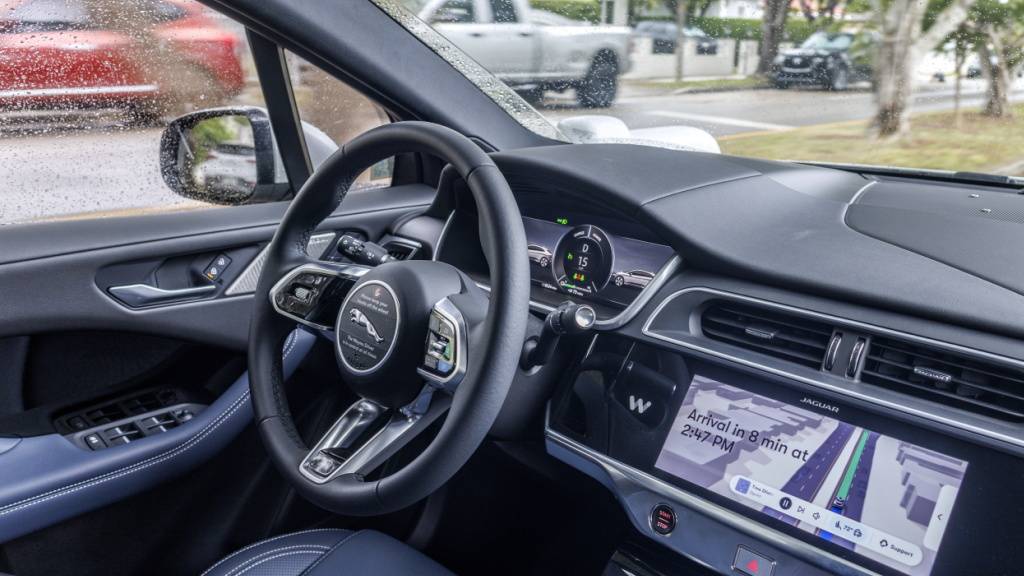 Robotaxi-Firma Waymo stockt Kasse im Wettlauf mit Tesla auf