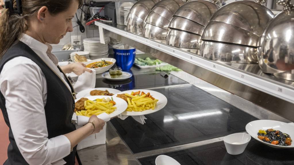 Im Kanton Luzern wurden 2024 im Gastgewerbe die tiefsten Löhne ausbezahlt. (Symbolbild)