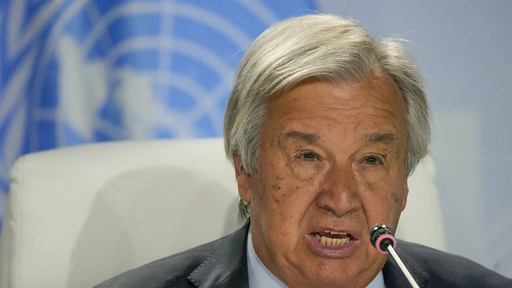 Antonio Guterres, Generalsekretär der Vereinten Nationen, spricht auf einer Pressekonferenz im Rahmen des Brics-Gipfels in Johannesburg. Foto: Themba Hadebe/AP/dpa