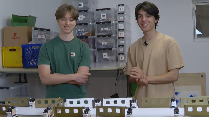 Zürcher Maturanden erfinden Sortiermaschine für Legosteine