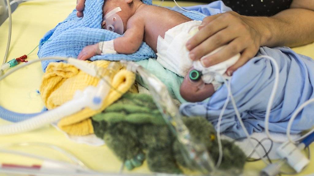 Neugeborene, Frühchen und Kinder mit einer Grunderkrankung sind besonders gefährdet, an einer Blutvergiftung zu erkranken. (Archivbild)