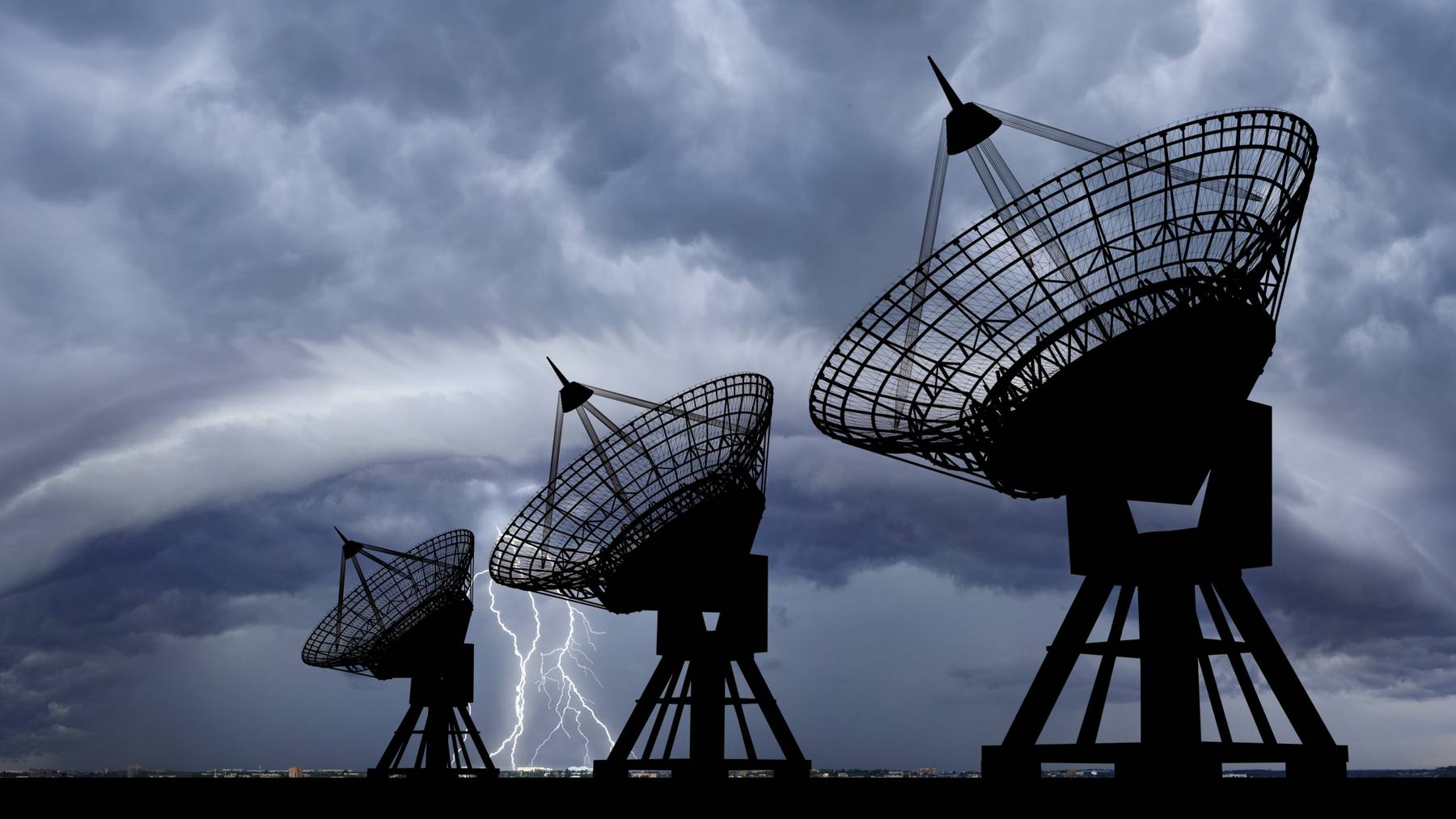 Satellitenschüsseln sammeln immer genauere Wetterdaten aus dem All.
