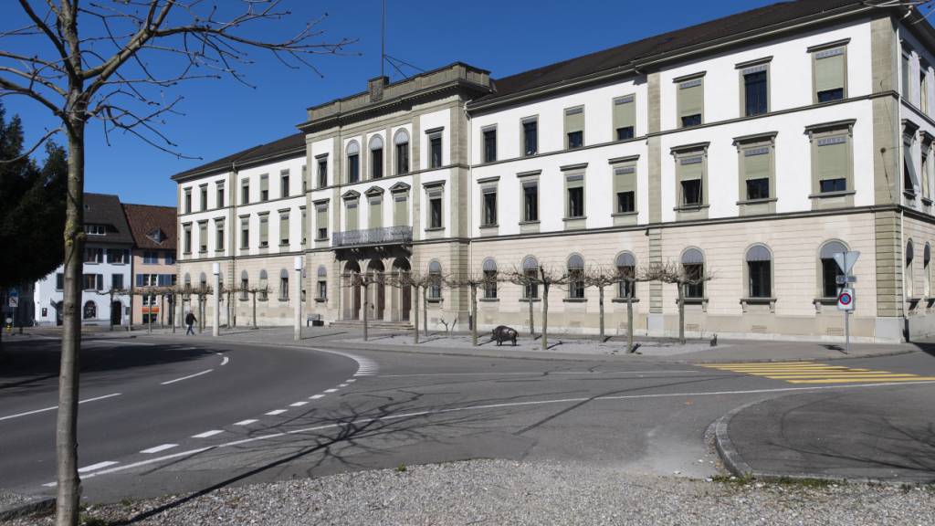 Der Kanton Thurgau soll mit verschiedenen Massnahmen den Finanzhaushalt wieder ins Gleichgewicht bringen. Im Bild das Regierungsgebäude in Frauenfeld. (Archivbild)